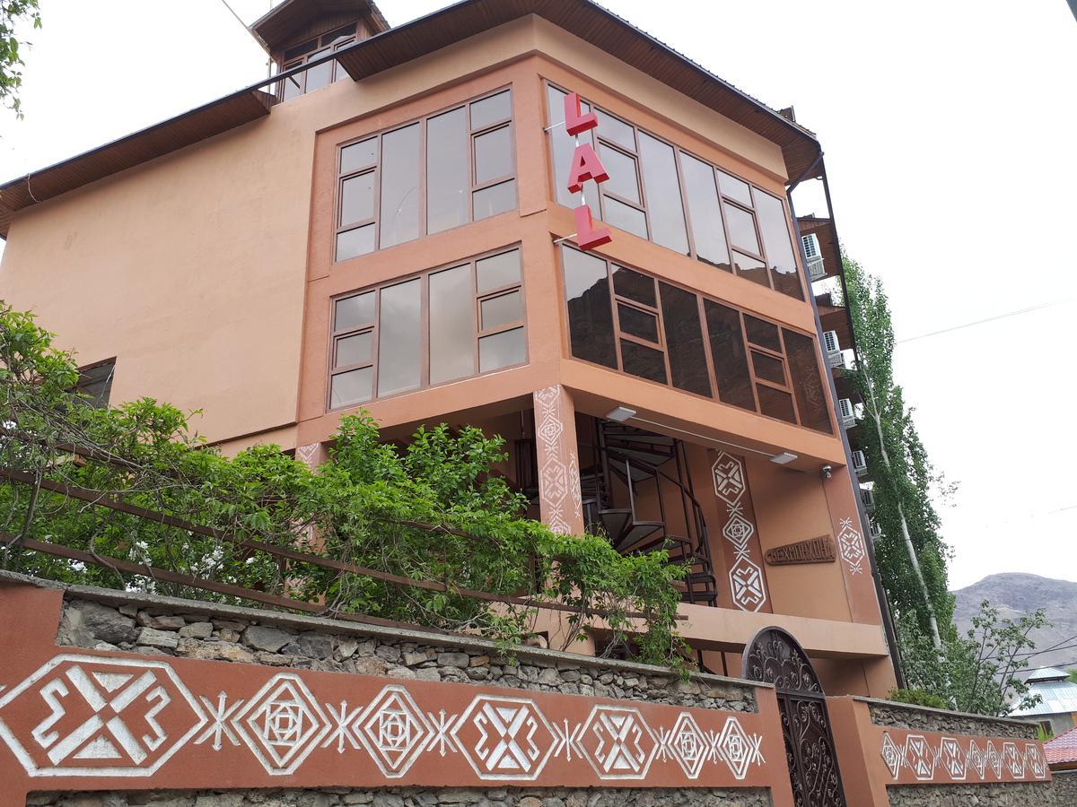 Lal Hotel Khorog Exterior foto